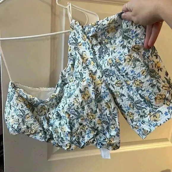 One shoulder top - Picture 3 of 3